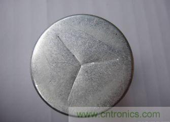 圖1:電解電容拆解前的留念照