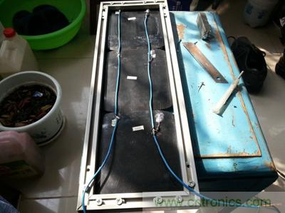 手工打造太陽(yáng)能充電照明系統(tǒng):點(diǎn)亮LED給手機(jī)充電