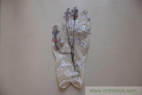 LED多點觸控手套DIY:設(shè)計電路圖