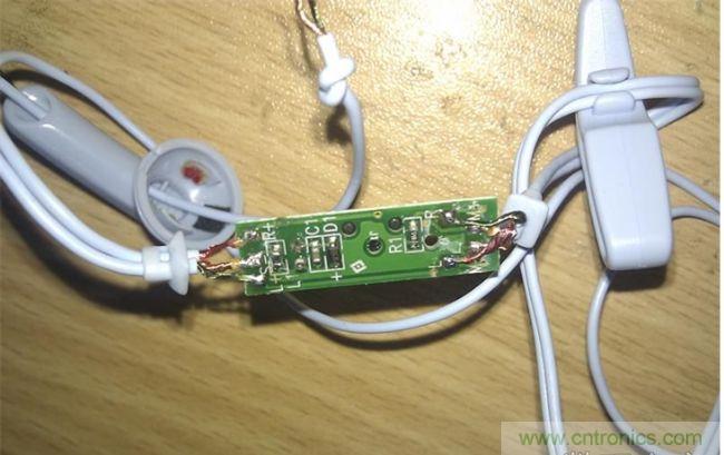 背面:電阻,電容,電感。接線圖也有標注。很復(fù)雜的線控。