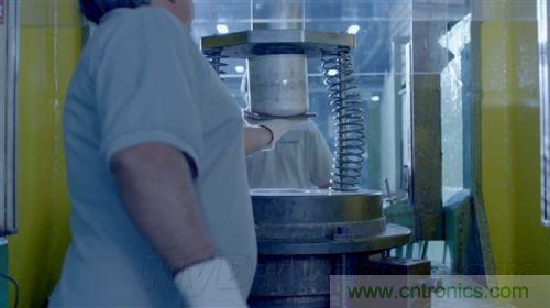 顛覆傳統(tǒng)設(shè)計,蘋果全新Mac Pro生產(chǎn)線探秘