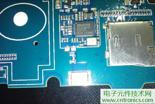 不怕摔的電紙書!一款柔性屏電子書閱讀器拆解