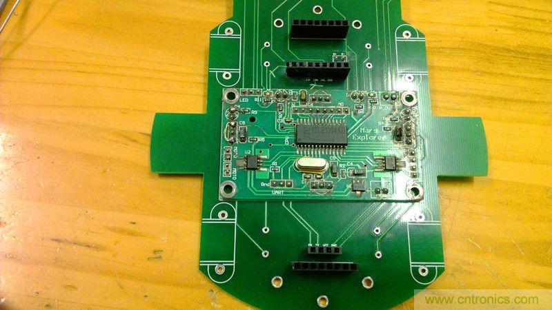 牛人力作!PCB版藍(lán)牙智能小車DIY