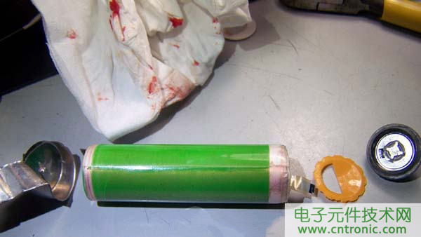 筆記本電池拆解,探秘電池內(nèi)部結(jié)構(gòu)
