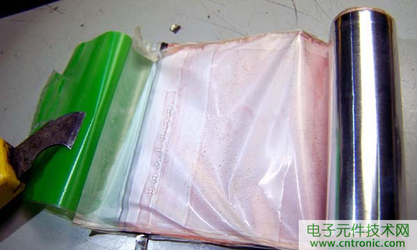 筆記本電池拆解,探秘電池內(nèi)部結(jié)構(gòu)
