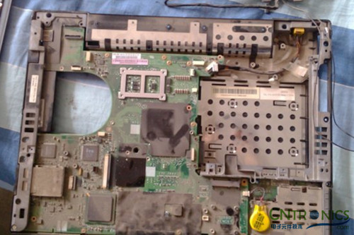 創意DIY:將筆記本大卸八塊做成臺式機!