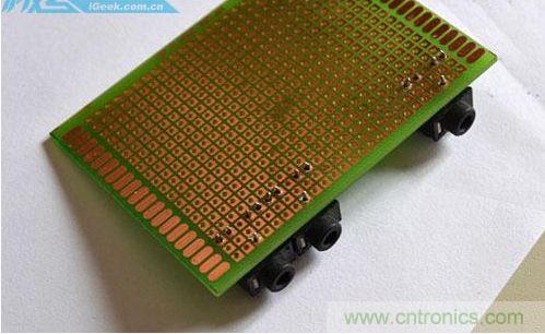 DIY:自制超炫音頻分配器,實現(xiàn)音箱共用