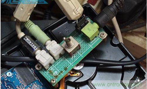 DIY:自制超炫音頻分配器,實現(xiàn)音箱共用