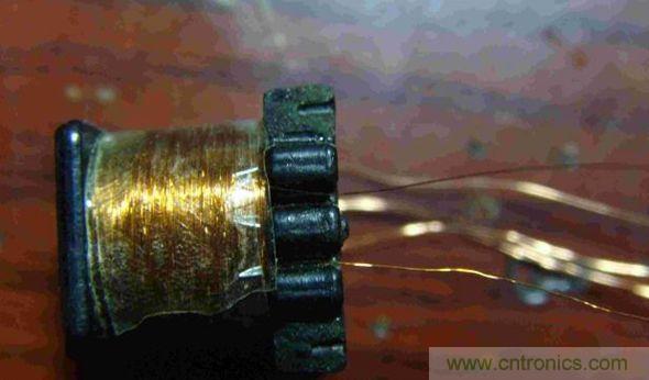 DIY單管自激,領(lǐng)略高壓電火花風(fēng)采