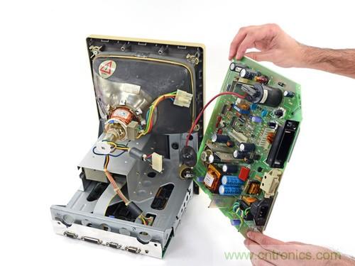 拆!古董級Macintosh 128K電腦