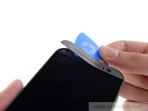 牛人強拆！新HTC One(M8)真機精密做工難修理