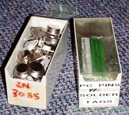 原本是裝醫(yī)療用具的塑膠盒,也很適合收納電子零件