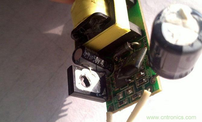 拆解狂魔:拆修4.7WLED驅(qū)動(dòng)電源