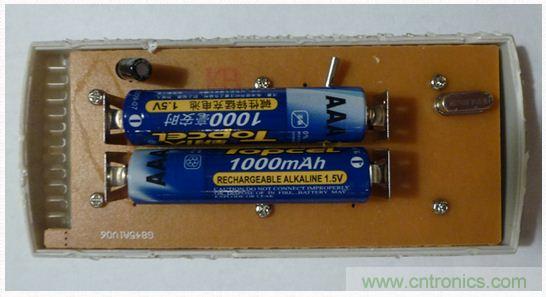 圖3:兩個傳統(tǒng)的AAA可充電堿性電池。