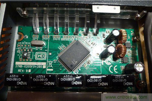 圖6:主系統(tǒng)電路板的細節(jié)特寫。