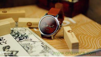 Moto 360 二代:“精益求精”的細節仍無法彌補功能的缺失