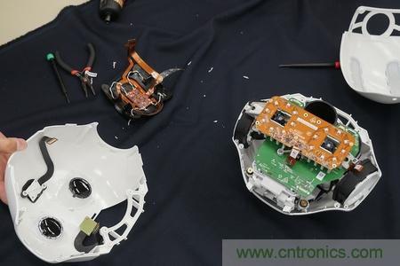 拆解筆記本不過癮,那就來拆拆日本情感機器人吧!