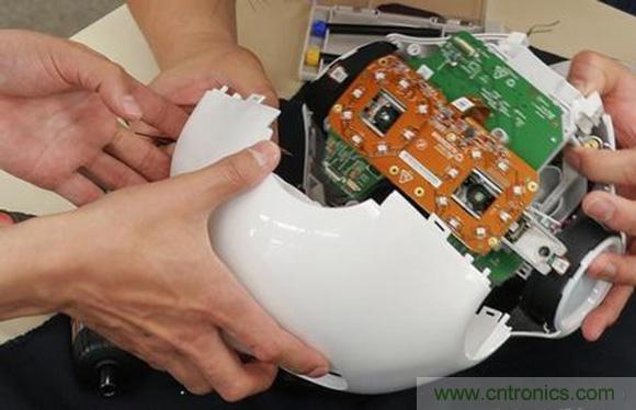 拆解筆記本不過癮,那就來拆拆日本情感機器人吧!