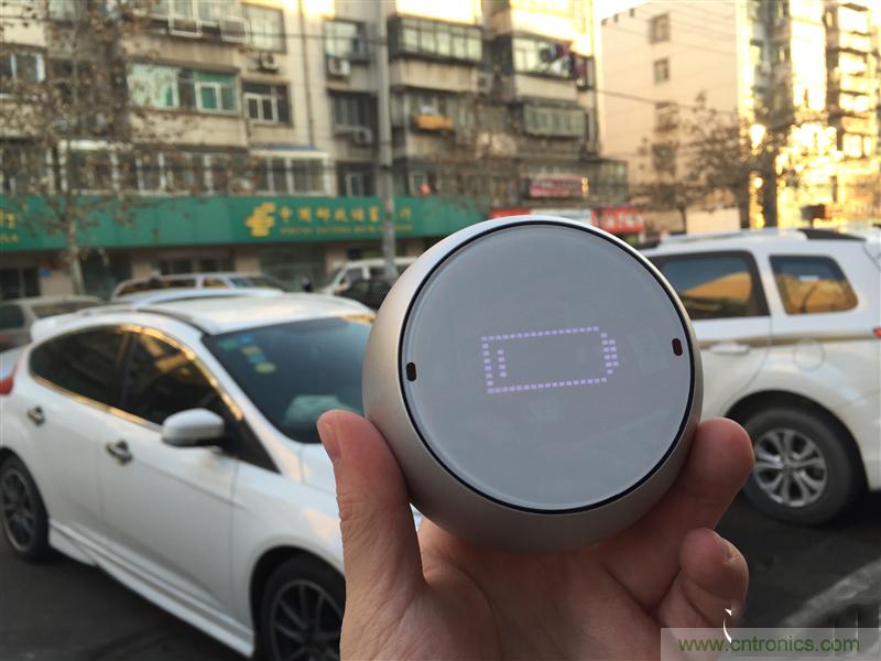 逼格滿滿的"空氣監(jiān)測站" 墨跡空氣果1S評測