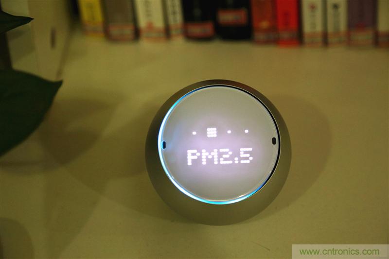 逼格滿滿的"空氣監(jiān)測站" 墨跡空氣果1S評測