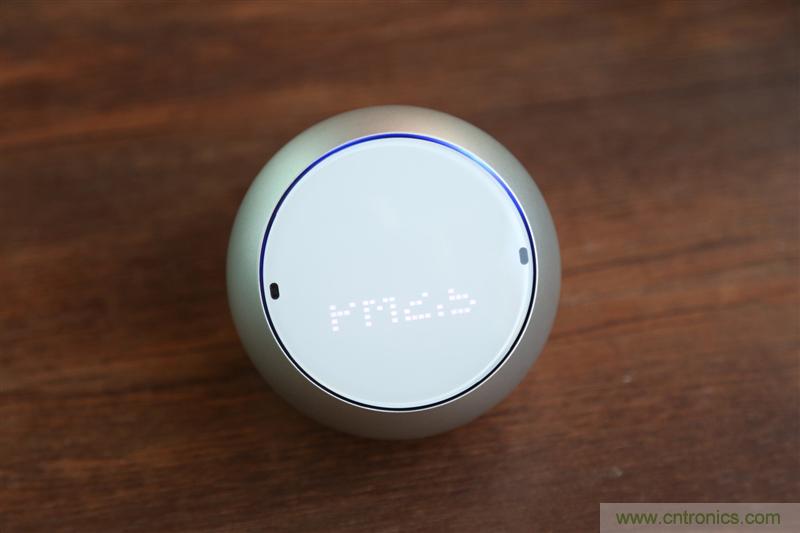 逼格滿滿的"空氣監(jiān)測站" 墨跡空氣果1S評測