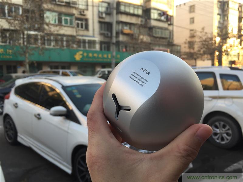 逼格滿滿的"空氣監(jiān)測站" 墨跡空氣果1S評測