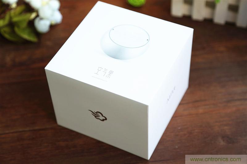 逼格滿滿的"空氣監(jiān)測站" 墨跡空氣果1S評測