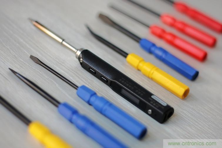 一款能喚起 70 后工程師朋友“童年趣事”的迷你電烙鐵!