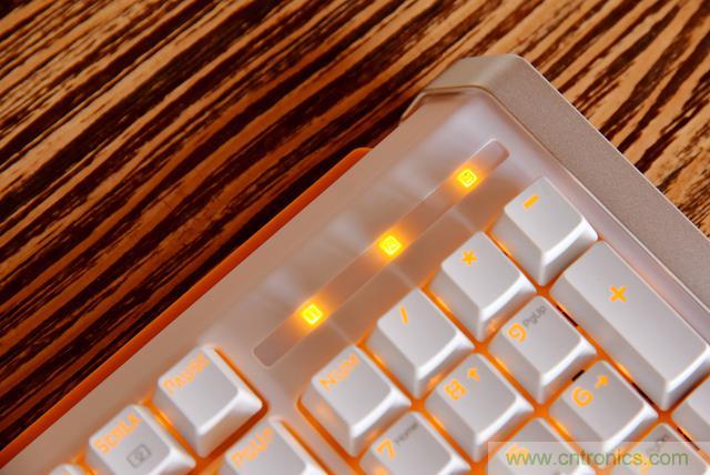 左手寫愛，右手寫他——從此鍵盤鼠標(biāo)不分家！