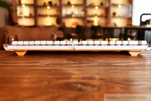 左手寫愛，右手寫他——從此鍵盤鼠標(biāo)不分家！