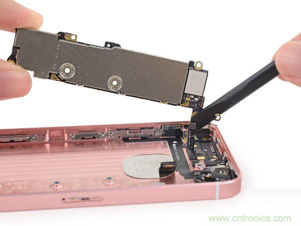 有什么地方?jīng)]有變？iPhone SE真機拆解