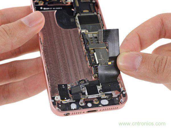 有什么地方?jīng)]有變？iPhone SE真機拆解