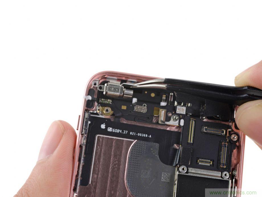 有什么地方?jīng)]有變？iPhone SE真機拆解