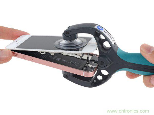 有什么地方?jīng)]有變？iPhone SE真機拆解