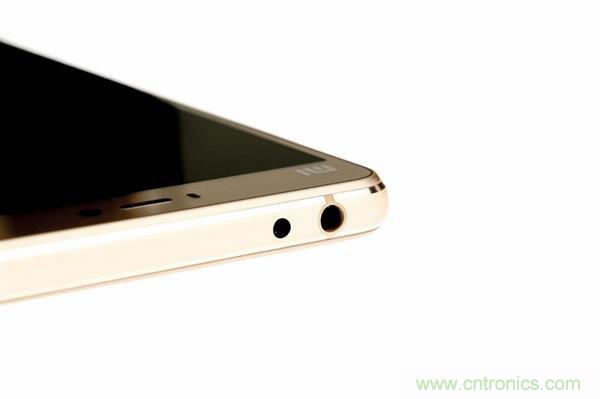 小米手機4S超詳細拆解:內外硬件大升級