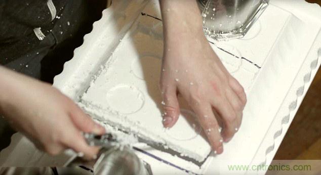 夏天太熱空調(diào)太貴？六步低成本DIY冷氣