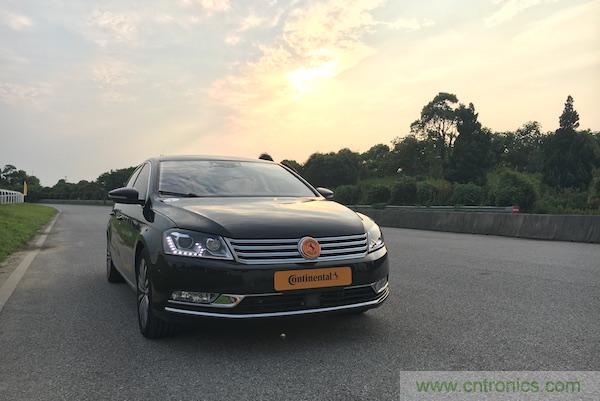 親測：從ADAS到自動(dòng)駕駛，不同品牌上路表現(xiàn)對比