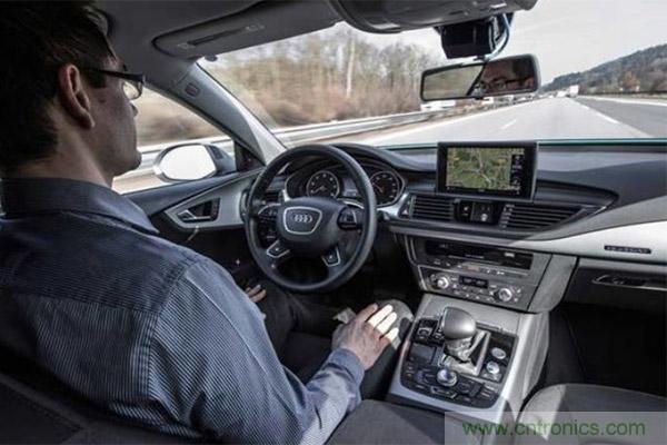 親測：從ADAS到自動(dòng)駕駛，不同品牌上路表現(xiàn)對比