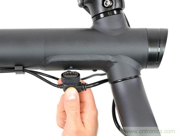 從電池到傳感器，完整拆解小米智能自行車