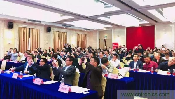 大咖云集!第二屆中國(深圳)智能制造產(chǎn)業(yè)大會順利召開 大咖云集!第二屆中國(深圳)智能制造產(chǎn)業(yè)大會順利召開