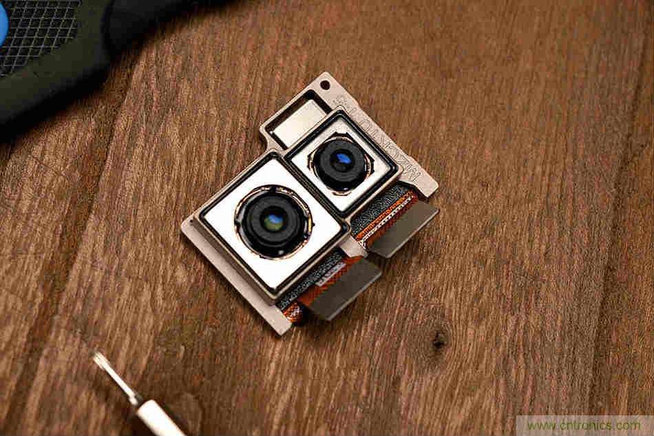 拆解魅族15 Plus:玩轉(zhuǎn)了新概念,但其工藝究竟如何?