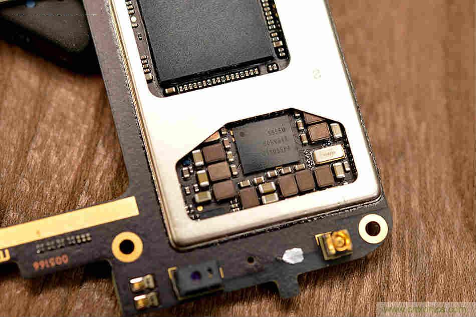 拆解魅族15 Plus:玩轉(zhuǎn)了新概念,但其工藝究竟如何?