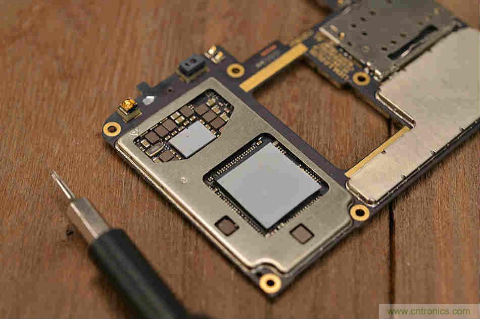 拆解魅族15 Plus:玩轉(zhuǎn)了新概念,但其工藝究竟如何?