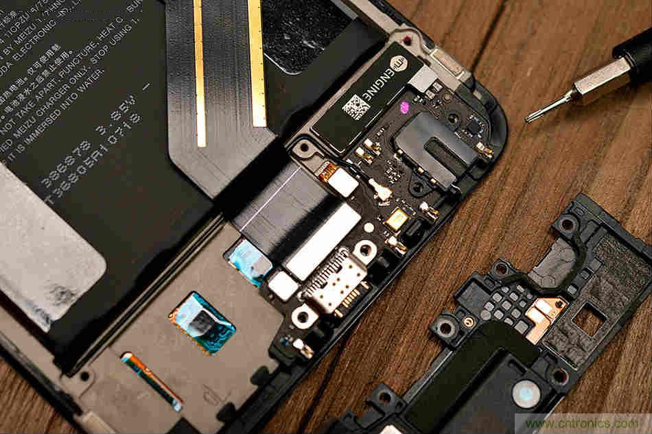 拆解魅族15 Plus:玩轉(zhuǎn)了新概念,但其工藝究竟如何?