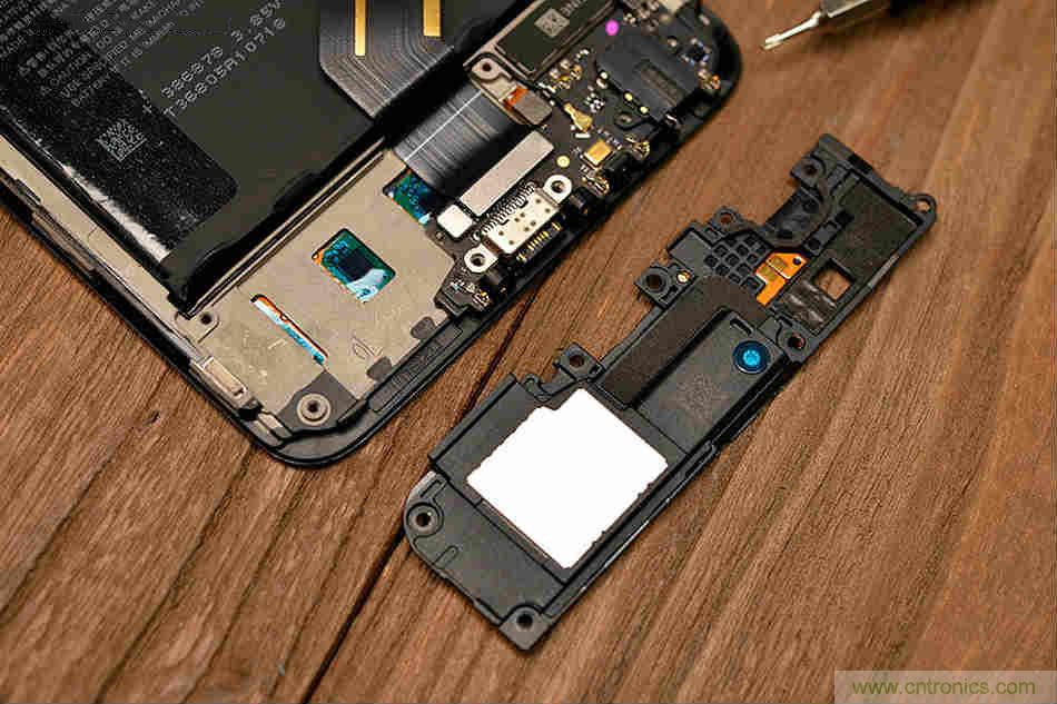 拆解魅族15 Plus:玩轉(zhuǎn)了新概念,但其工藝究竟如何?