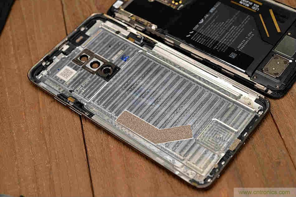 拆解魅族15 Plus:玩轉(zhuǎn)了新概念,但其工藝究竟如何?