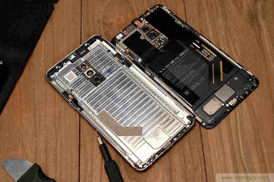 拆解魅族15 Plus:玩轉(zhuǎn)了新概念,但其工藝究竟如何?