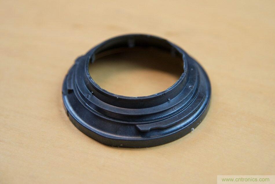 拆解戴森吹風(fēng)機(jī)：近三千元的價格貴在哪？