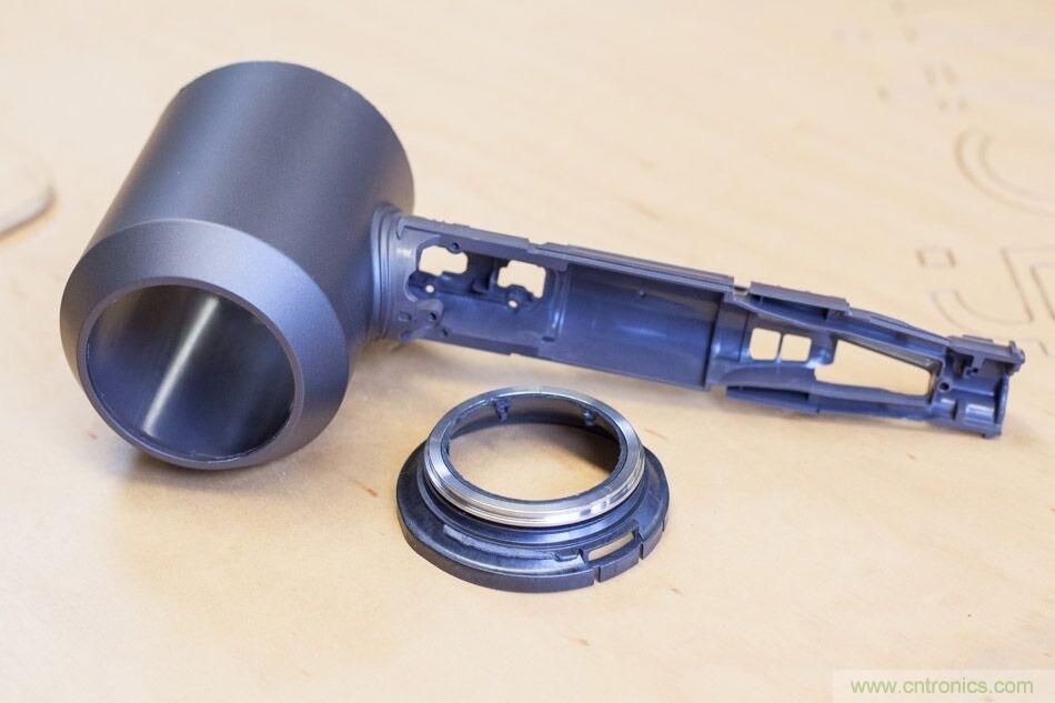 拆解戴森吹風(fēng)機(jī)：近三千元的價格貴在哪？