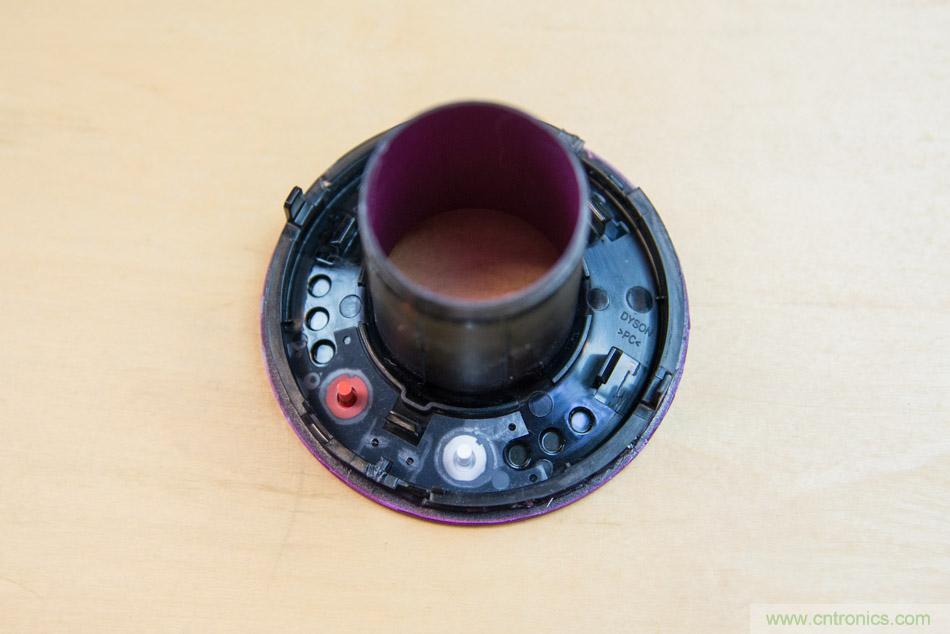 拆解戴森吹風(fēng)機(jī)：近三千元的價格貴在哪？